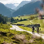Almrausch Hotel Neustift im Stubaital