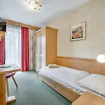 Almrausch Hotel 3*