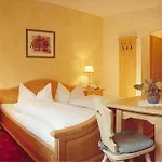 Almrausch Hotel 3*