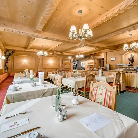 Almrausch Hotel 3*
